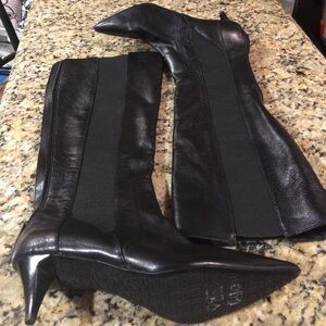 Black leather kitten heel keen high boots - New